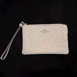 Coach Wristlet (cream)